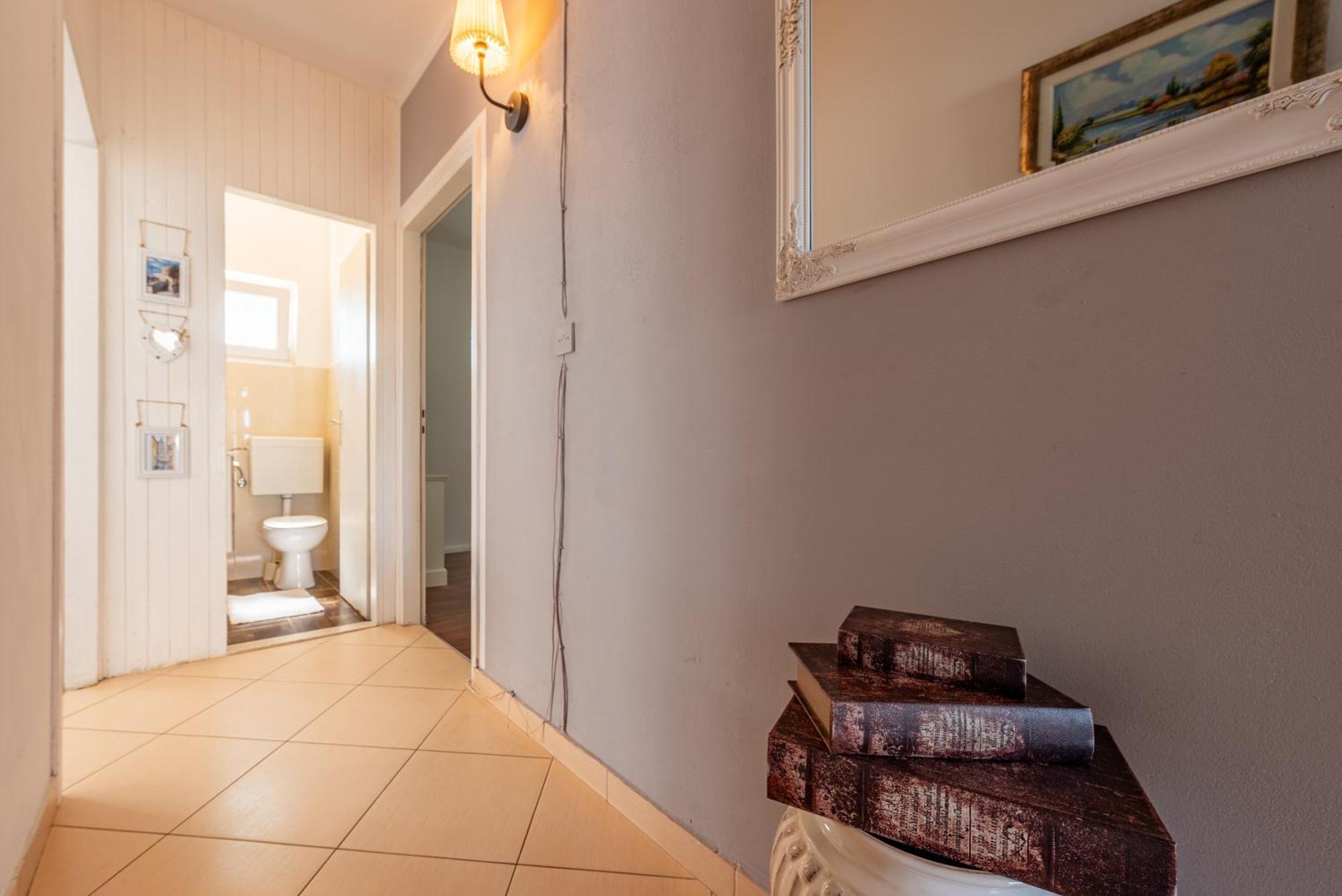 Mara Apartment